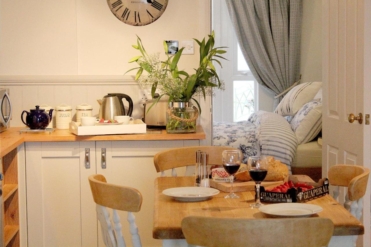 Beautiful Seaside One Bedroom Apartment Шелдон Экстерьер фото